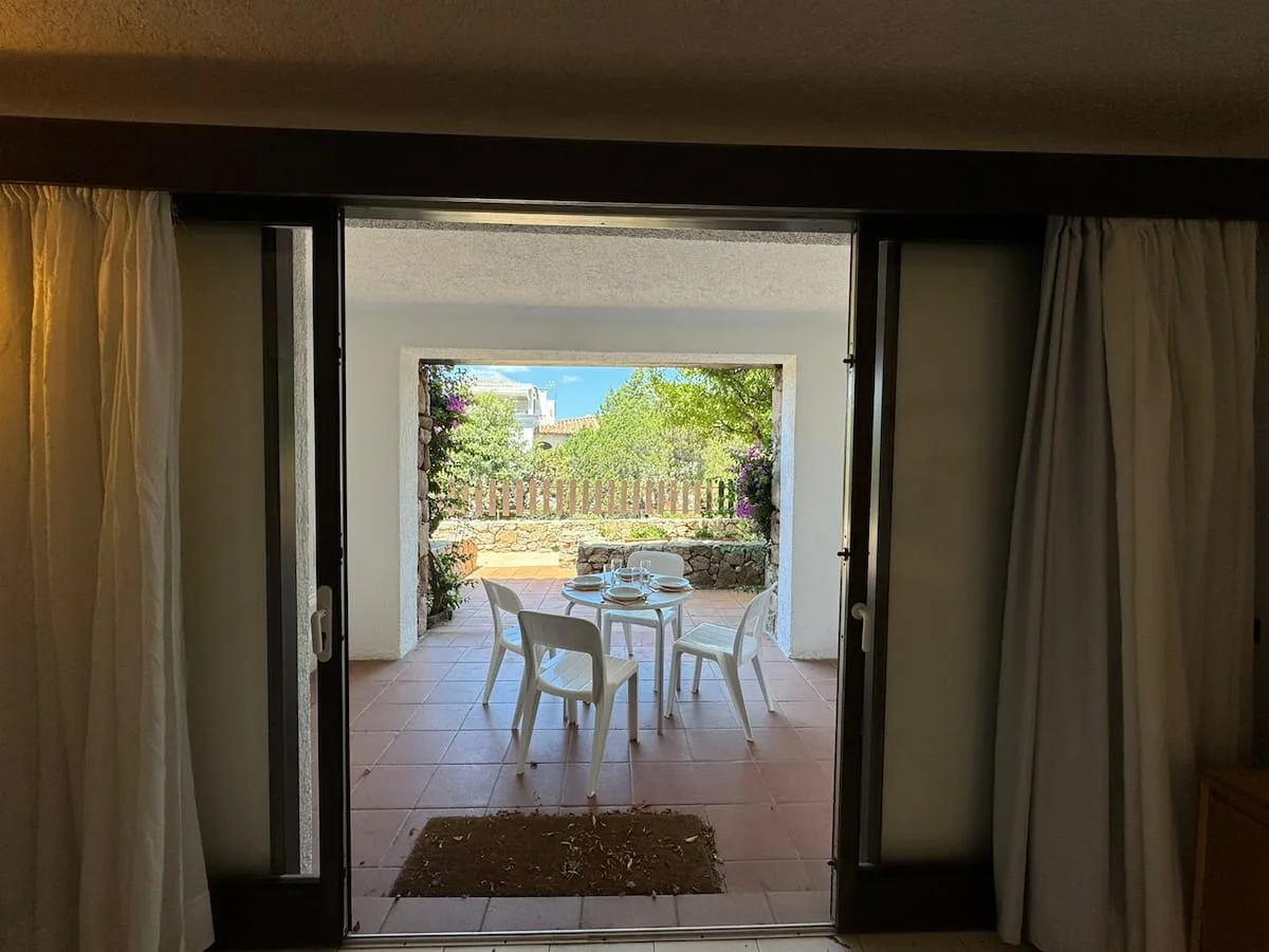 Appartamento con terrazza e piscina foto 9
