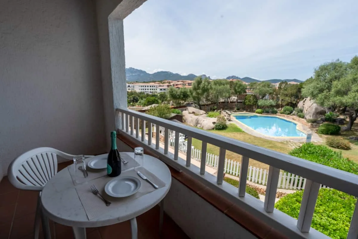 Vista sulla piscina confortevole a 9 minuti dalla spiaggia di Ira foto 1